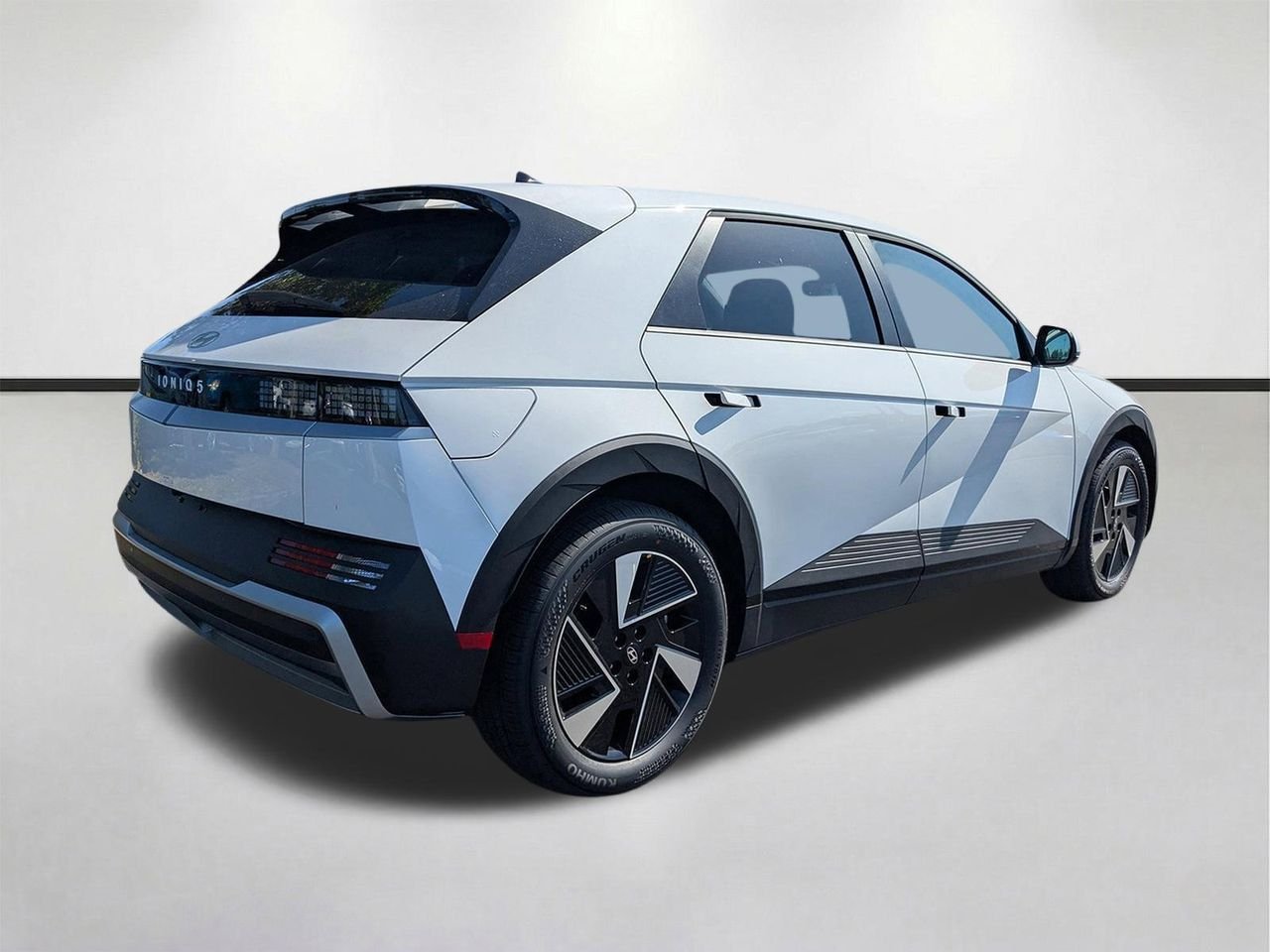 2025 Hyundai IONIQ 5 SE - Photo 5