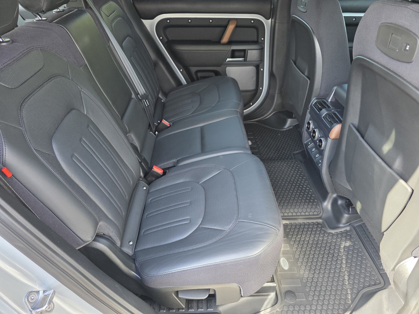 Used 2021 Hakuba Silver Metallic Land Rover 110 X image 5