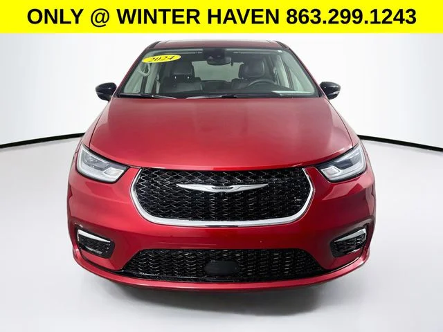 Used 2024 Red Chrysler Touring L image 2