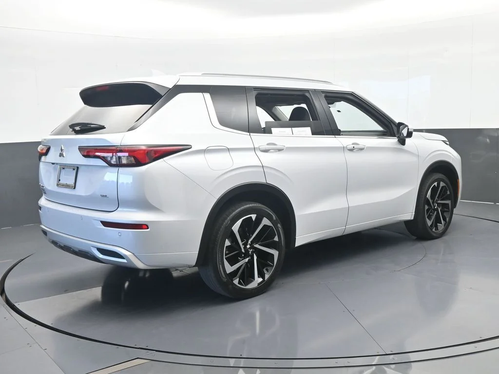 Used 2024 White Mitsubishi SEL image 6