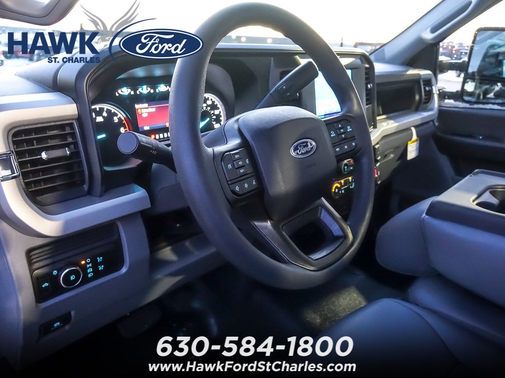 New 2026 Oxford White Ford F-250® XL image 9