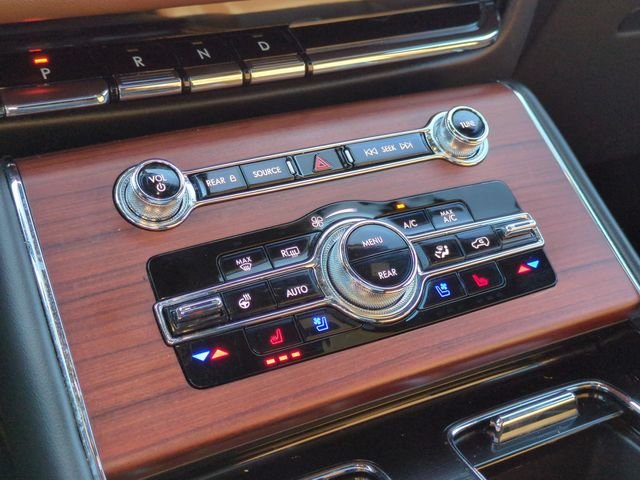 Used 2023 Black Lincoln Reserve image 25