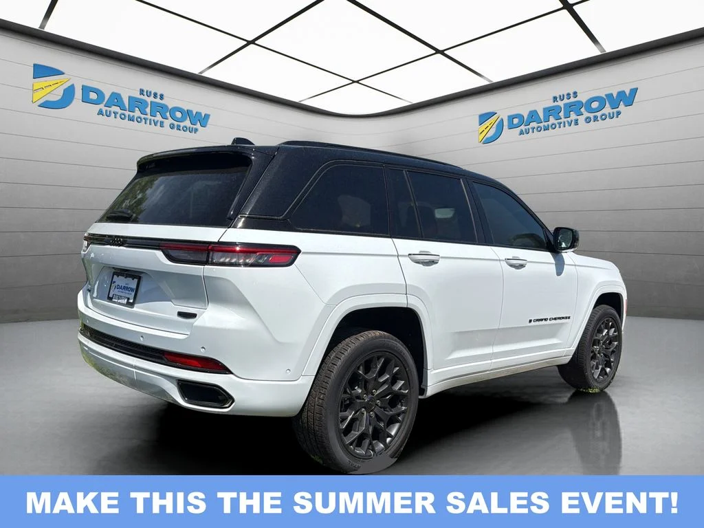 New 2025 Bright White Clear-Coat Exterior Paint Jeep Summit Reserve image 9