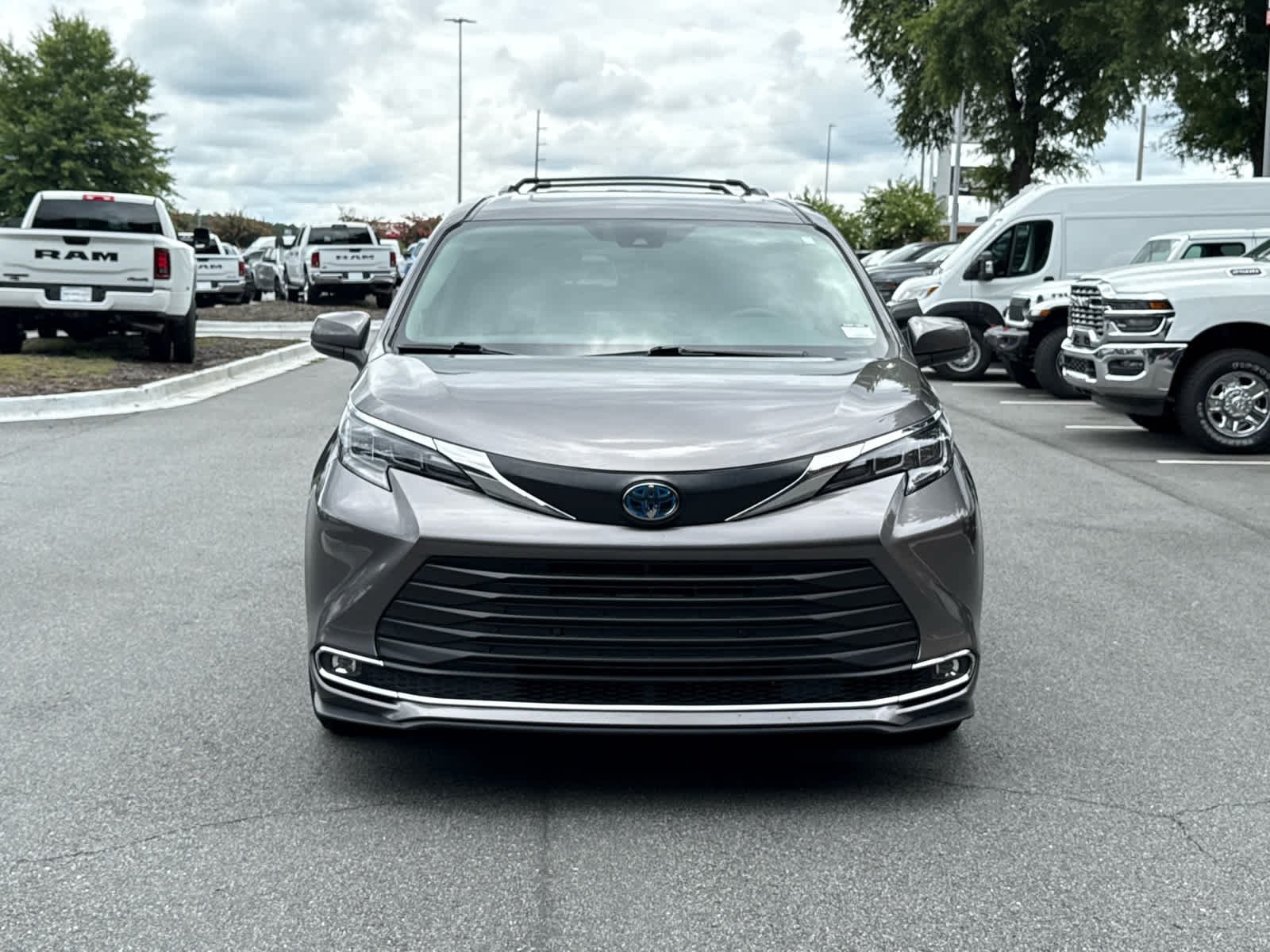 Used 2024 Predawn Gray Mica Toyota XLE image 8