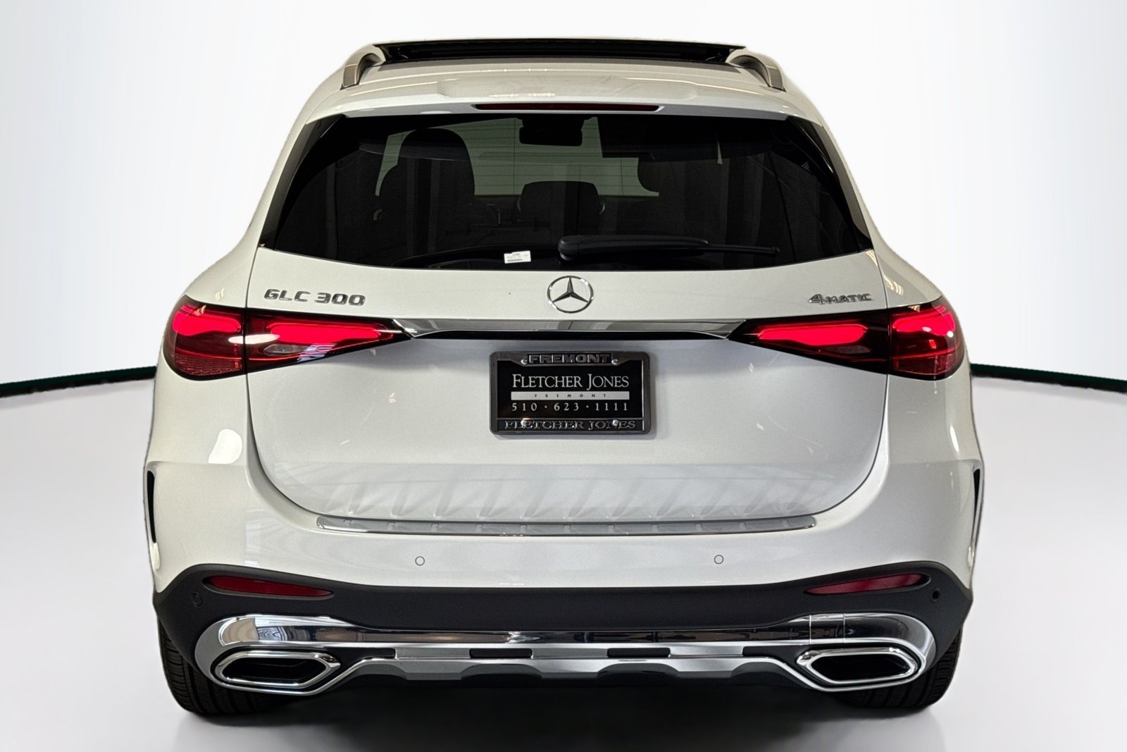 New 2026 MANUFAKTUR Moonlight White Metallic Mercedes-Benz GLC 300 image 6