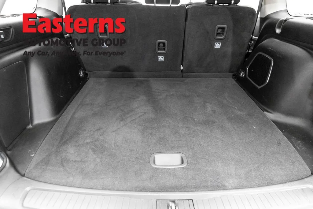 Used 2023 White Jeep 4xe image 9
