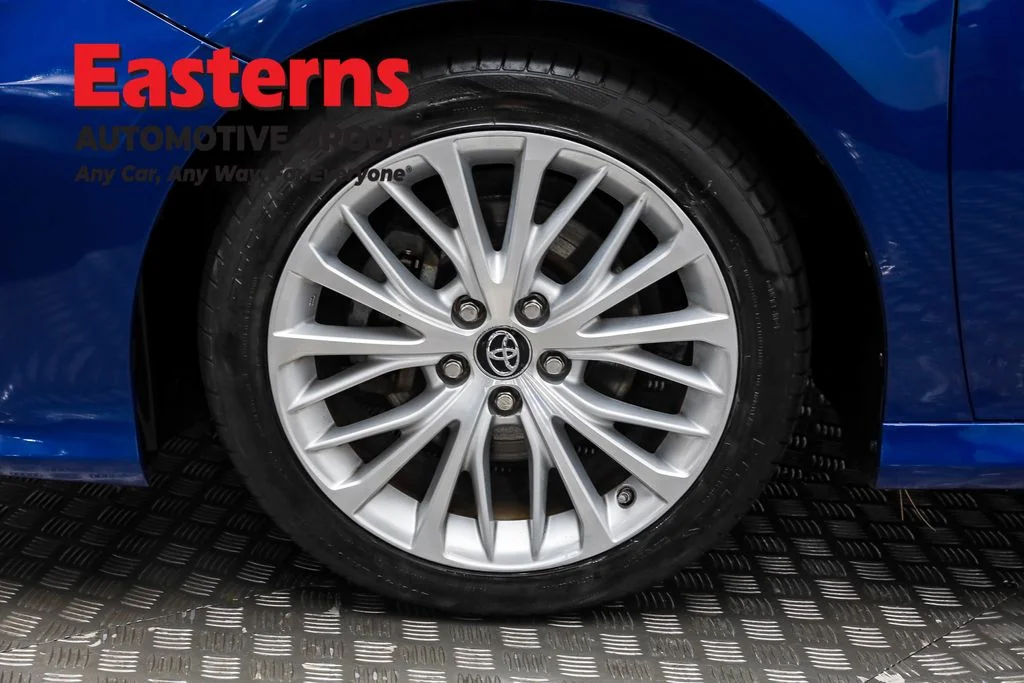 Used 2018 Blue Toyota XLE image 29