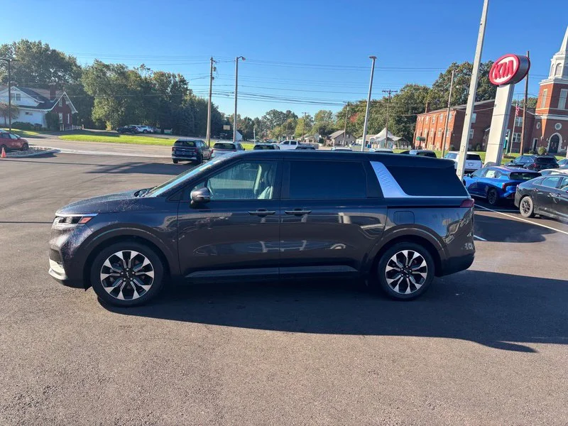 Used 2024 Gray Kia EX image 5