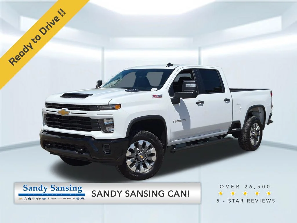 Used 2025 White Chevrolet Custom image 1