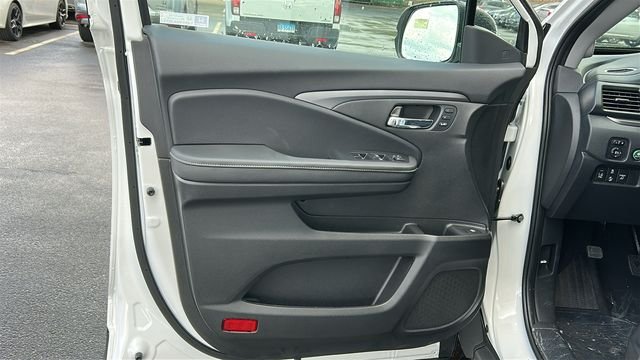 New 2026 Platinum White Pearl Honda RTL image 9