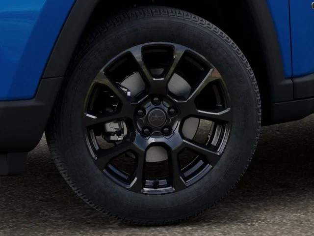 New 2026 Hydro Blue Pearlcoat Jeep Latitude image 9