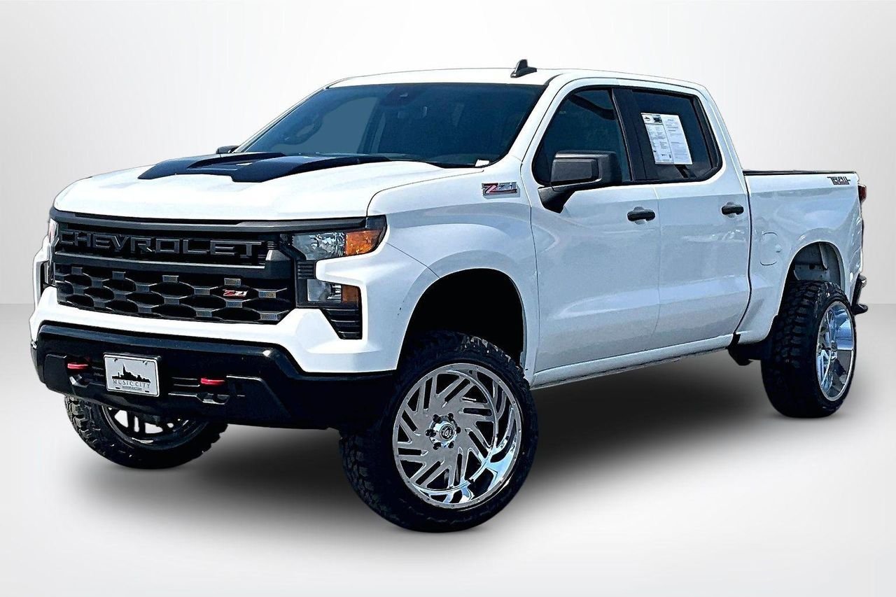 Used 2022 Summit White Chevrolet 4WD Crew Cab Short Bed Custom Trail Boss image 3