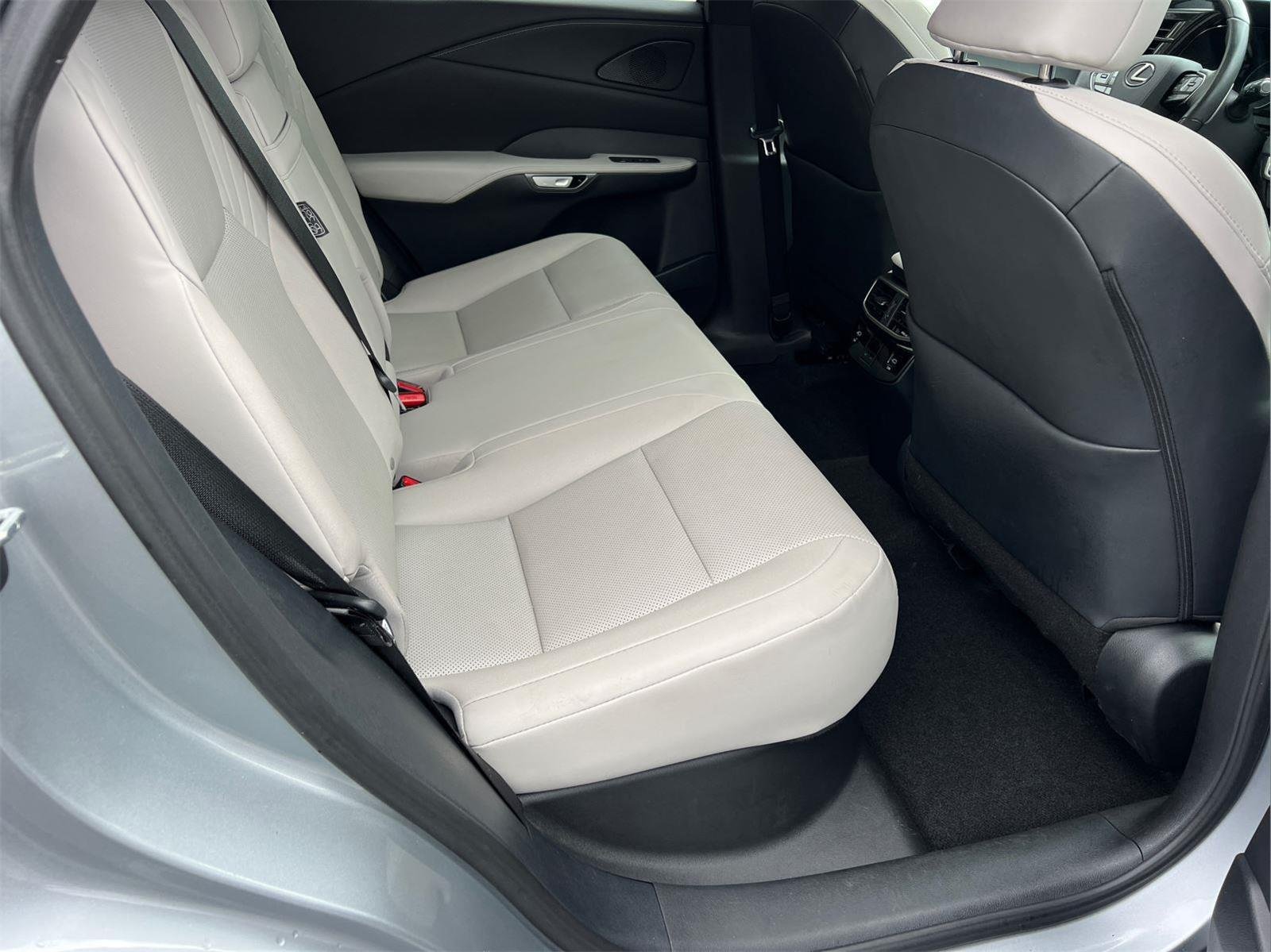 2023 Lexus RX 350 - Photo 16
