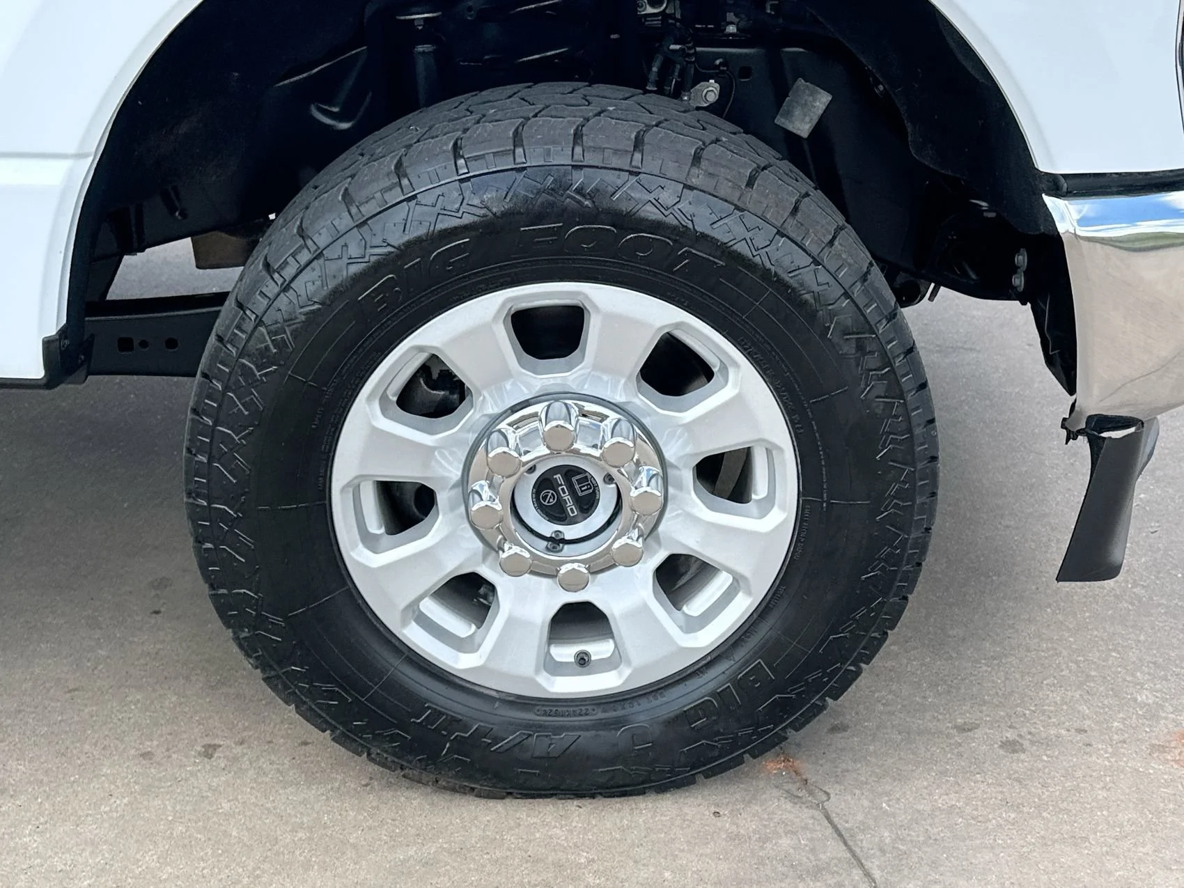 Used 2024 Oxford White Ford XLT image 10