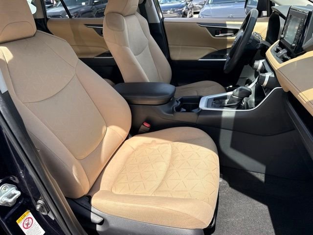 Used 2019  Toyota XLE image 22