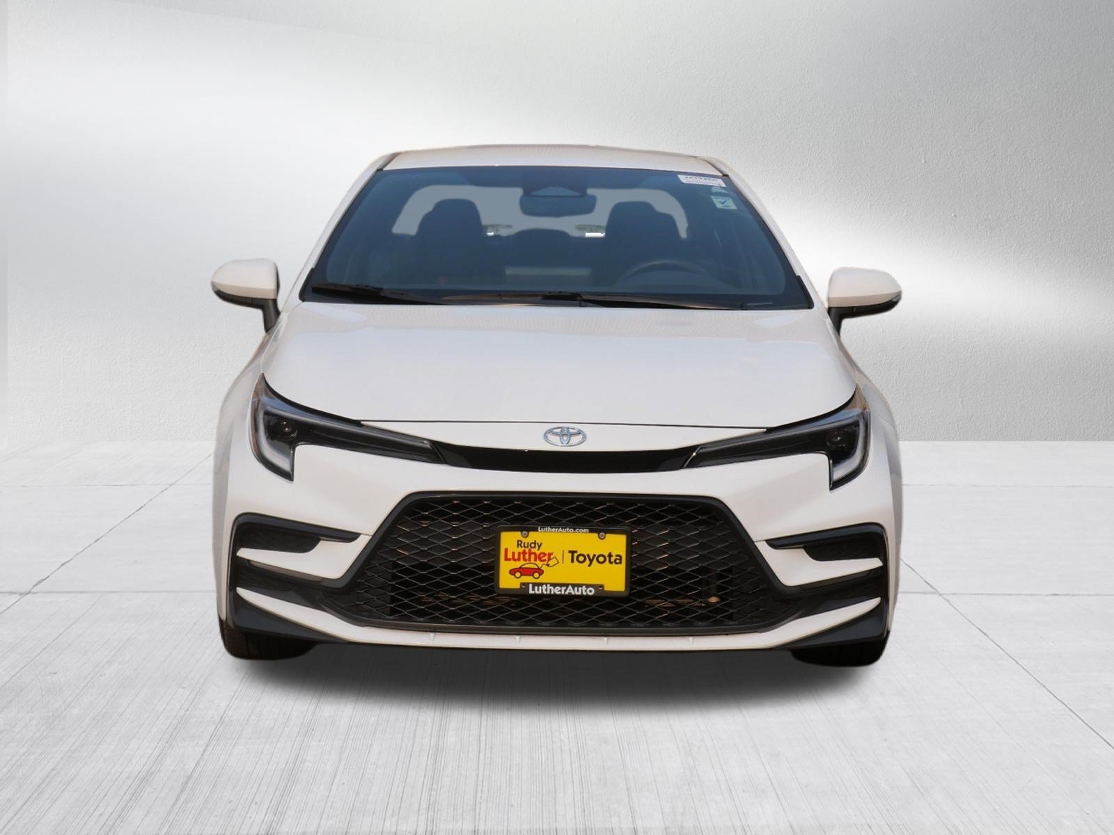 Certified Used 2023 Ice Cap Toyota SE image 2