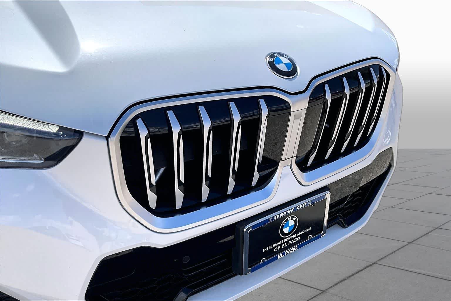Used 2025 Alpine White BMW xDrive28i image 28