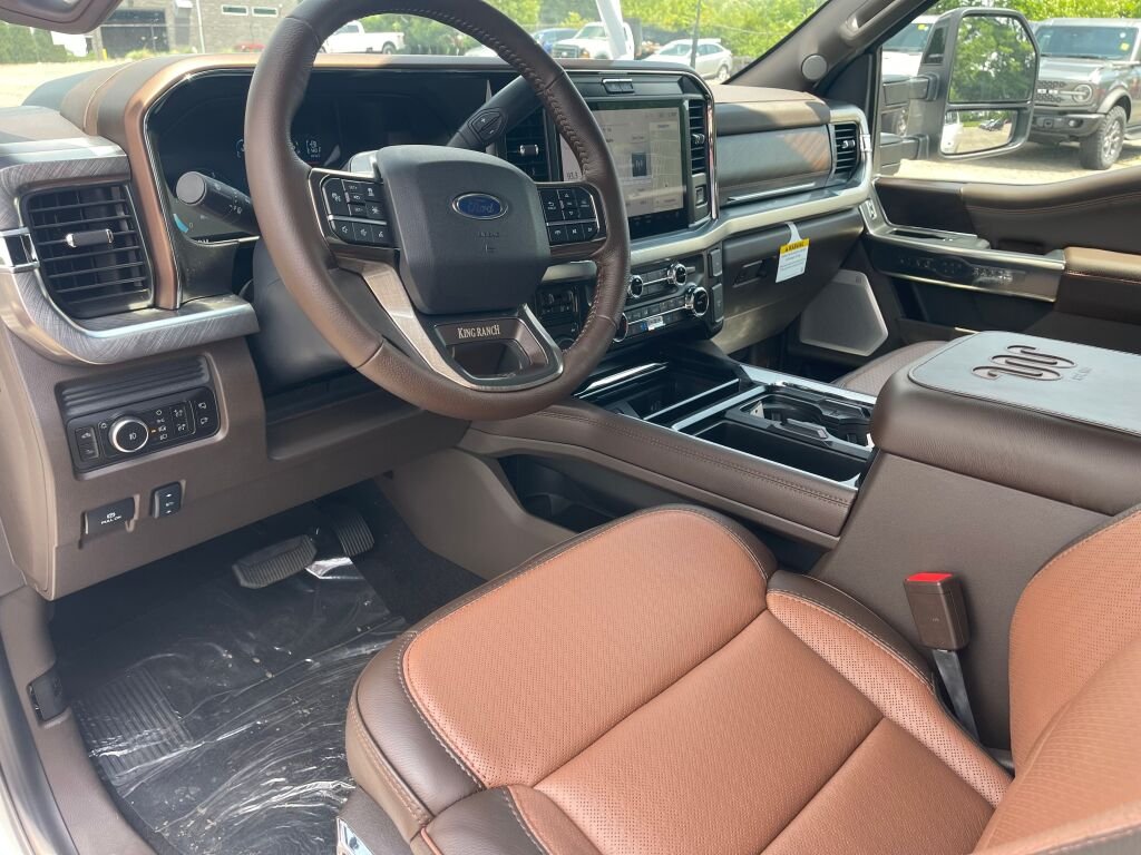 New 2026 Star White Metallic Tri-Coat/Marsh Gray Ford King Ranch image 6