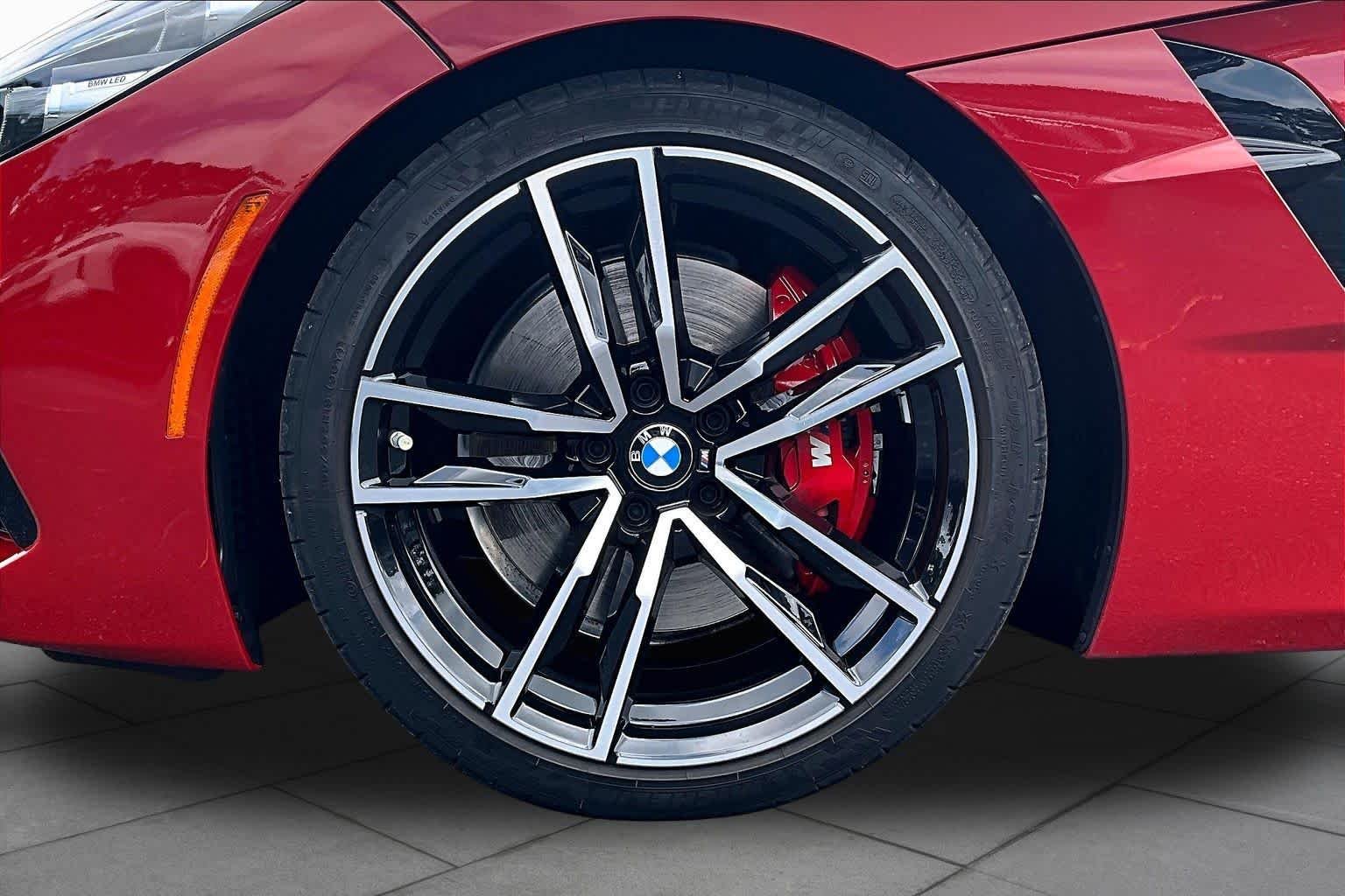Used 2021 San Francisco Red Metallic BMW sDriveM40i image 11