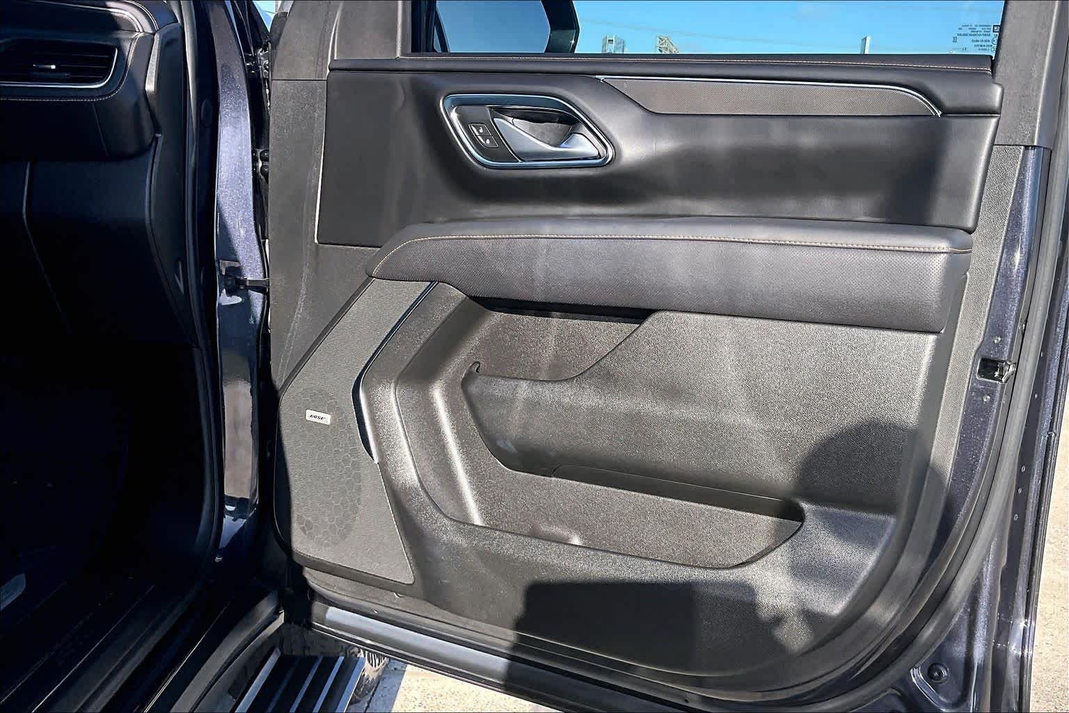 Used 2023 TITANIUM RUSH METALLIC GMC AT4 image 23