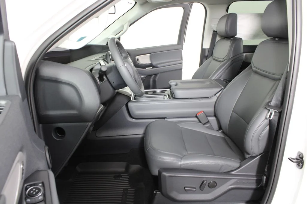 New 2026 Star White Metallic Tri-Coat Ford Active image 24