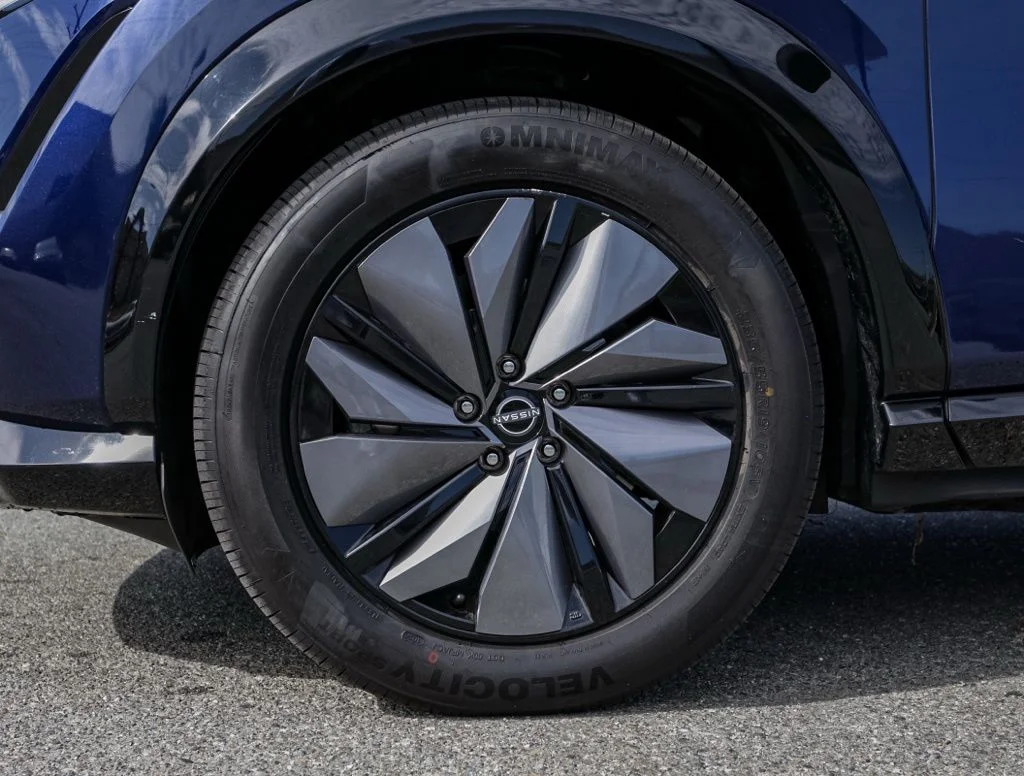 Used 2023 Blue Nissan ENGAGE image 10
