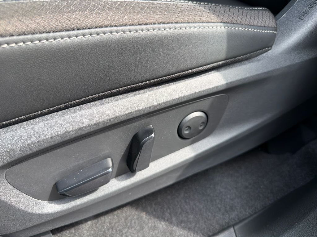 New 2026 Nissan Pathfinder SL 4D Sport Utility