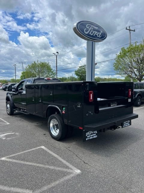 New 2026 Black Ford XLT image 3