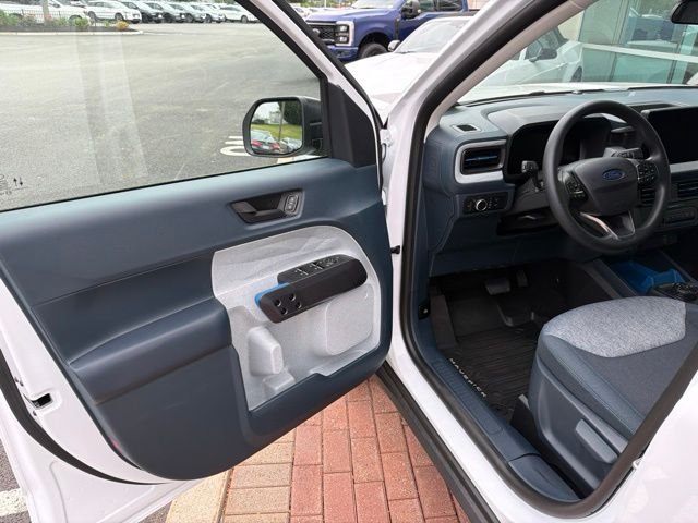 New 2026 Oxford White Ford XLT image 13