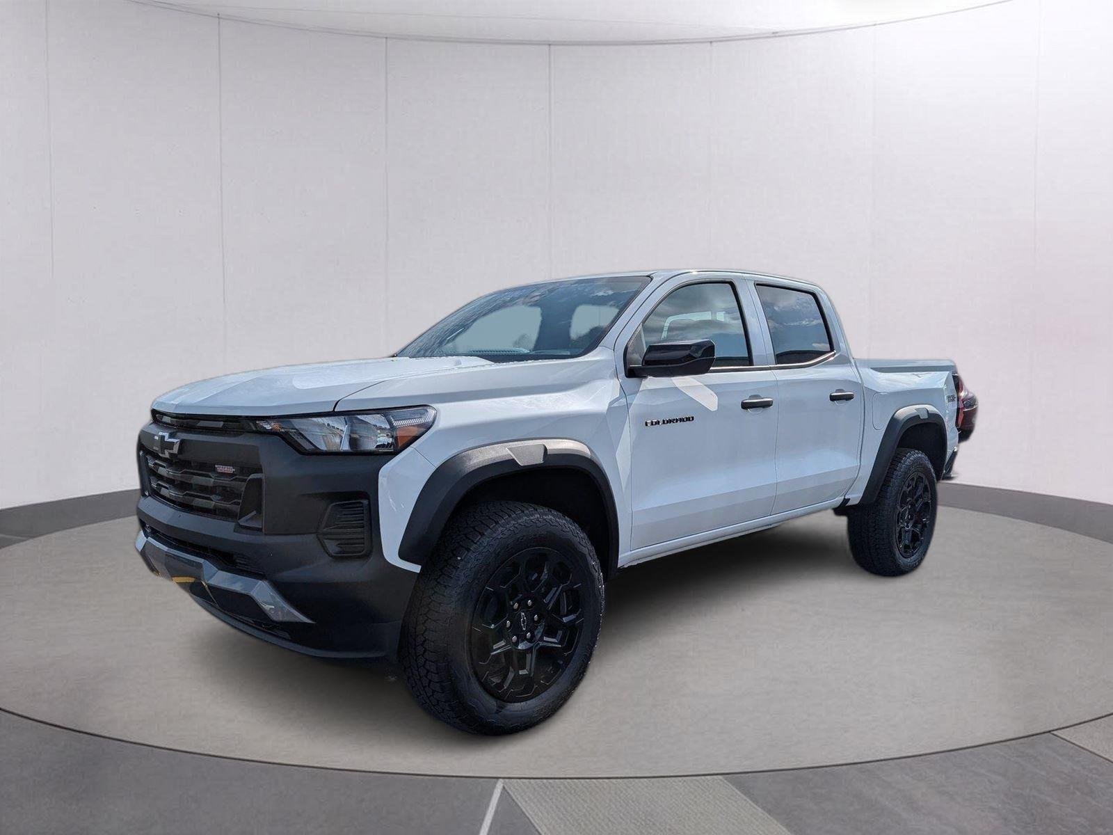 New 2026 Summit White Chevrolet Trail Boss image 7