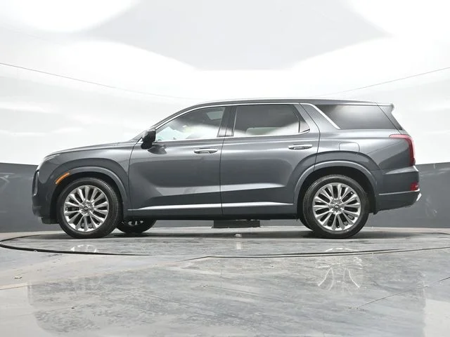 Used 2020 Green Hyundai Limited image 20