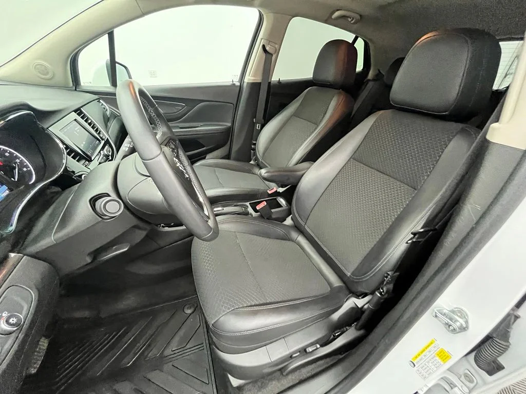 Used 2022 White Buick Preferred image 19