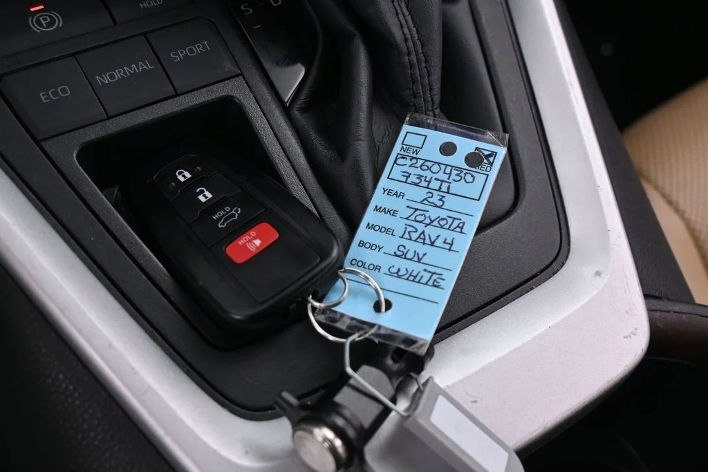 Used 2023 Ice Cap Toyota Limited image 25