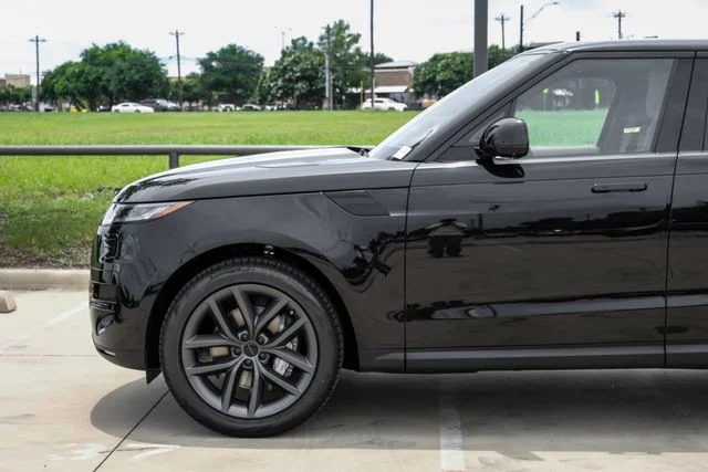 New 2026 Black Land Rover SE image 13