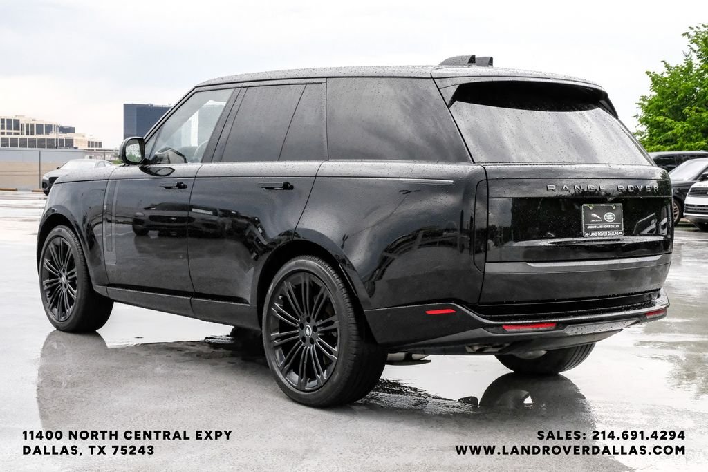 Used 2025 Black Land Rover SE image 10
