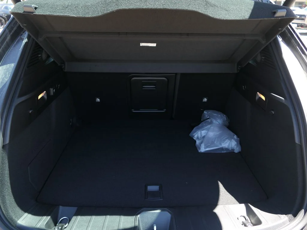 Used 2025 Black Alfa Romeo Base image 19