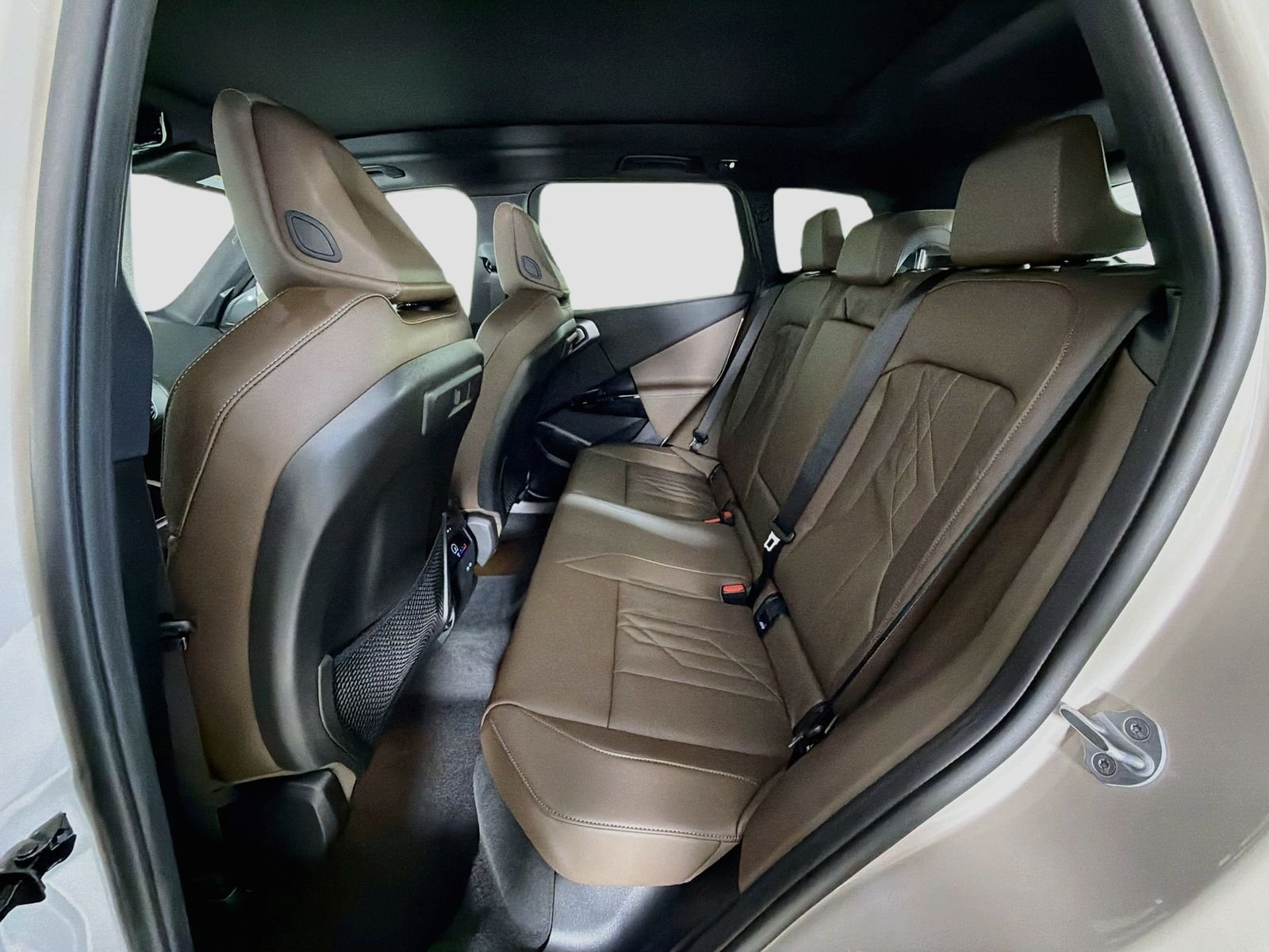 New 2026 Dune Grey Metallic BMW 30 xDrive image 24
