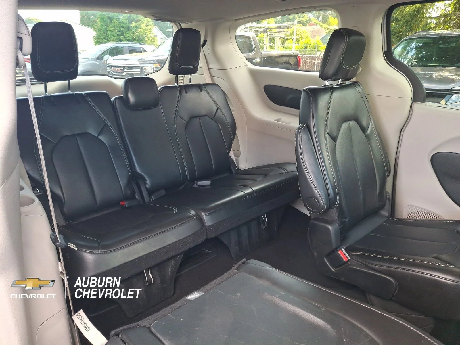 Used 2024 Silver Chrysler Touring L image 20