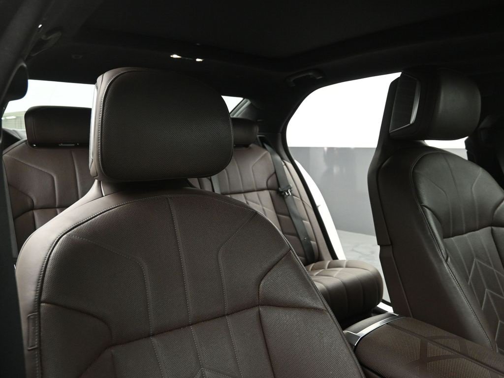 2023 BMW 760I - Image 30