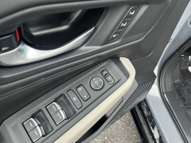 New 2026 Urban Gray Pearl Honda EX-L image 17