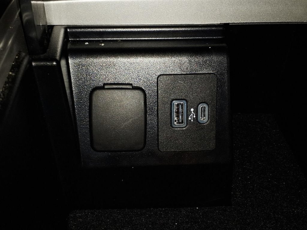 Used 2023 Carbonized Gray Ford XLT image 25