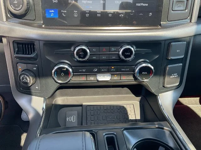 New 2025 Oxford White Ford XLT image 18