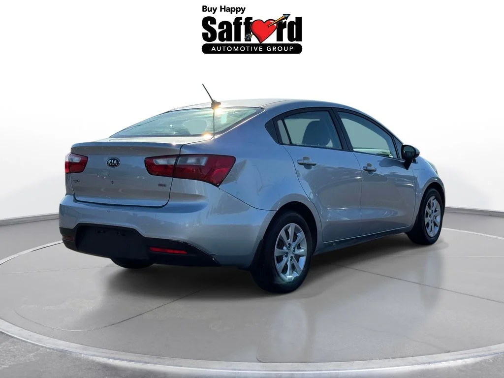Used 2015 Silver Kia LX image 9