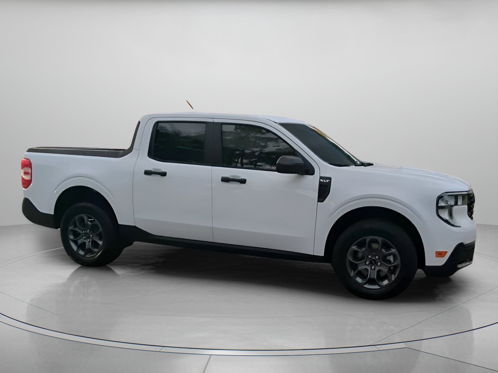 New 2026 Oxford White Ford XLT image 32