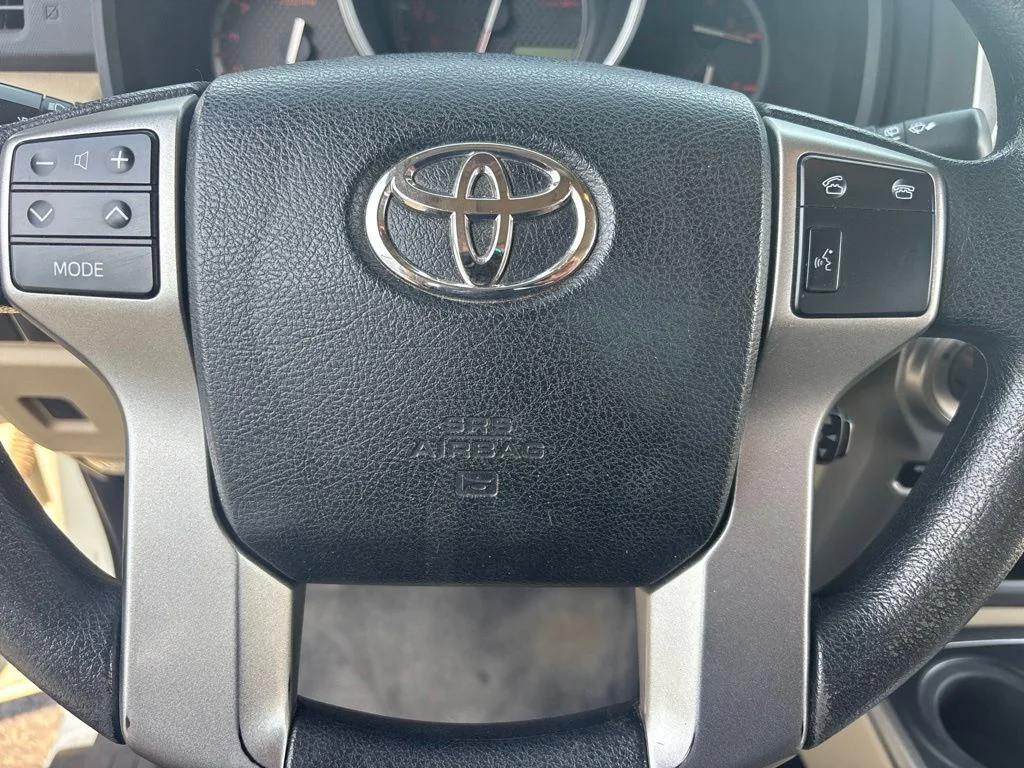 Used 2010 Blizzard Pearl Toyota SR5 image 15