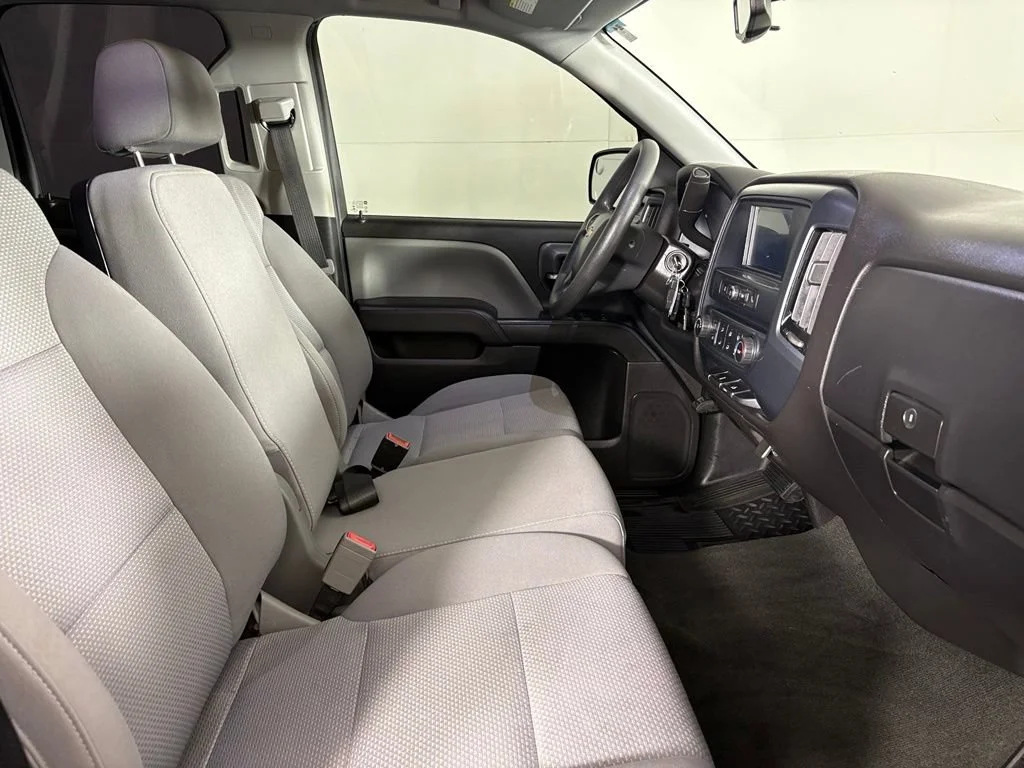 Used 2018 BLACK Chevrolet Custom image 17
