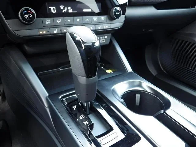 New 2026 CRYSTAL WHITE PEARL Subaru Limited XT image 9
