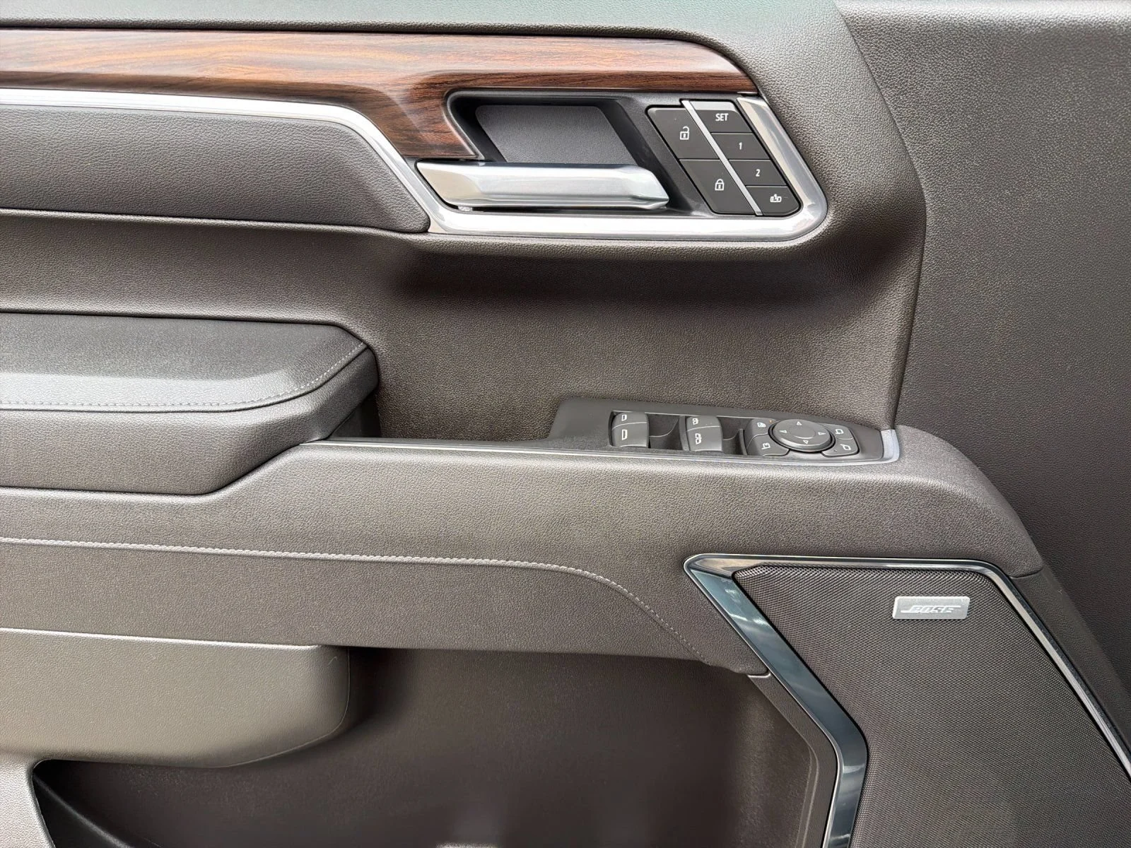 2026 GMC Sierra 1500 SLT - Photo 10