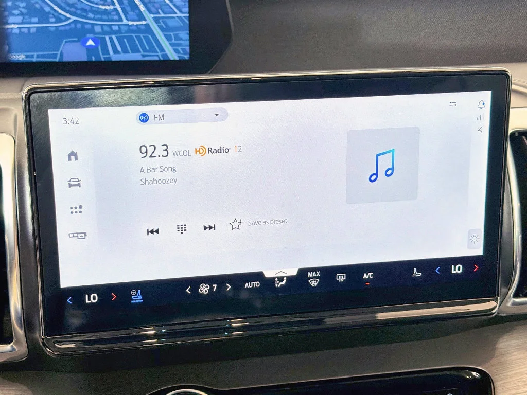 Used 2025 Gray Metallic Ford Platinum image 42