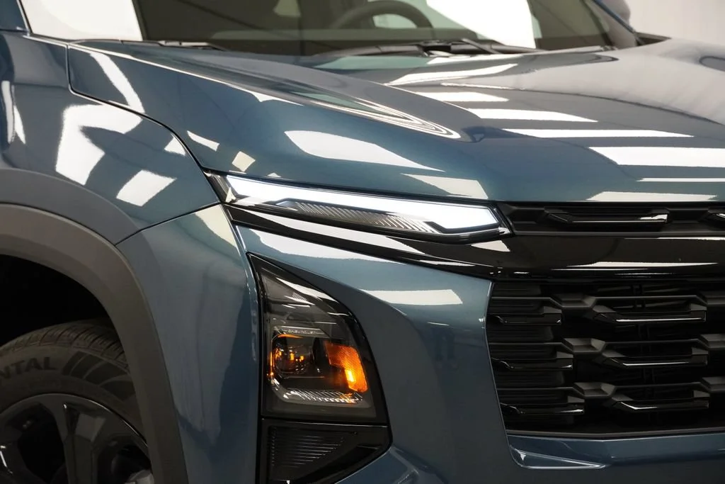 New 2027 Lakeshore Blue Metallic Chevrolet AWD LT image 29